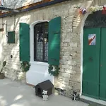 Πανσιόν La Gallina A Pois 3*